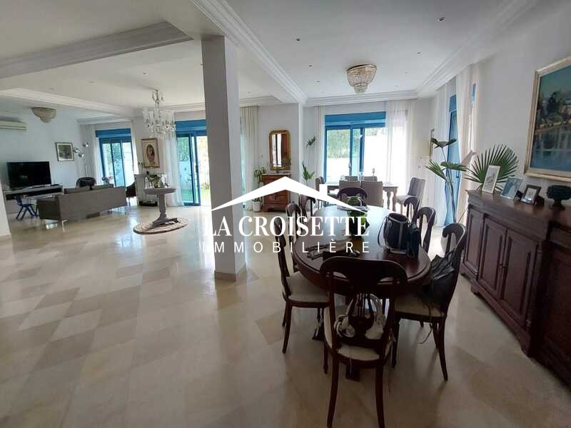 Villa S+6 à Gammarth